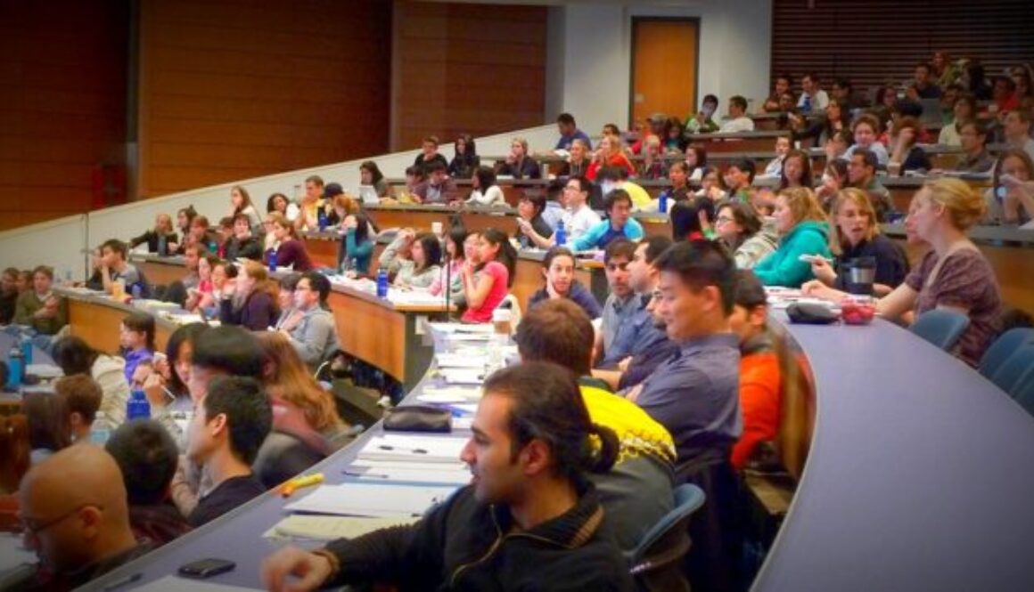 Classroom full of students learning strengths finder