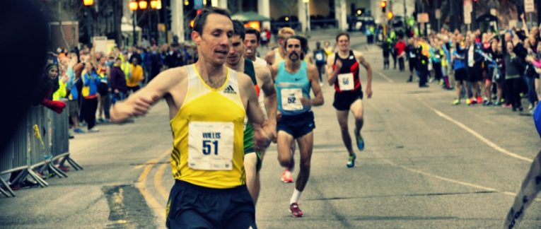 men running in the TC 1 Miles in Minneapolis.jpg