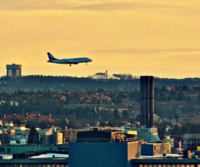 airplane on final approach to strengths based organizational culture