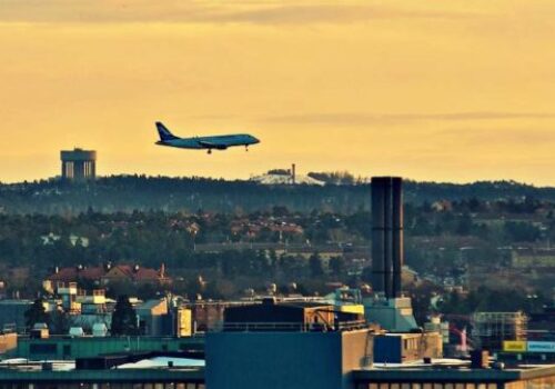 airplane on final approach to strengths based organizational culture