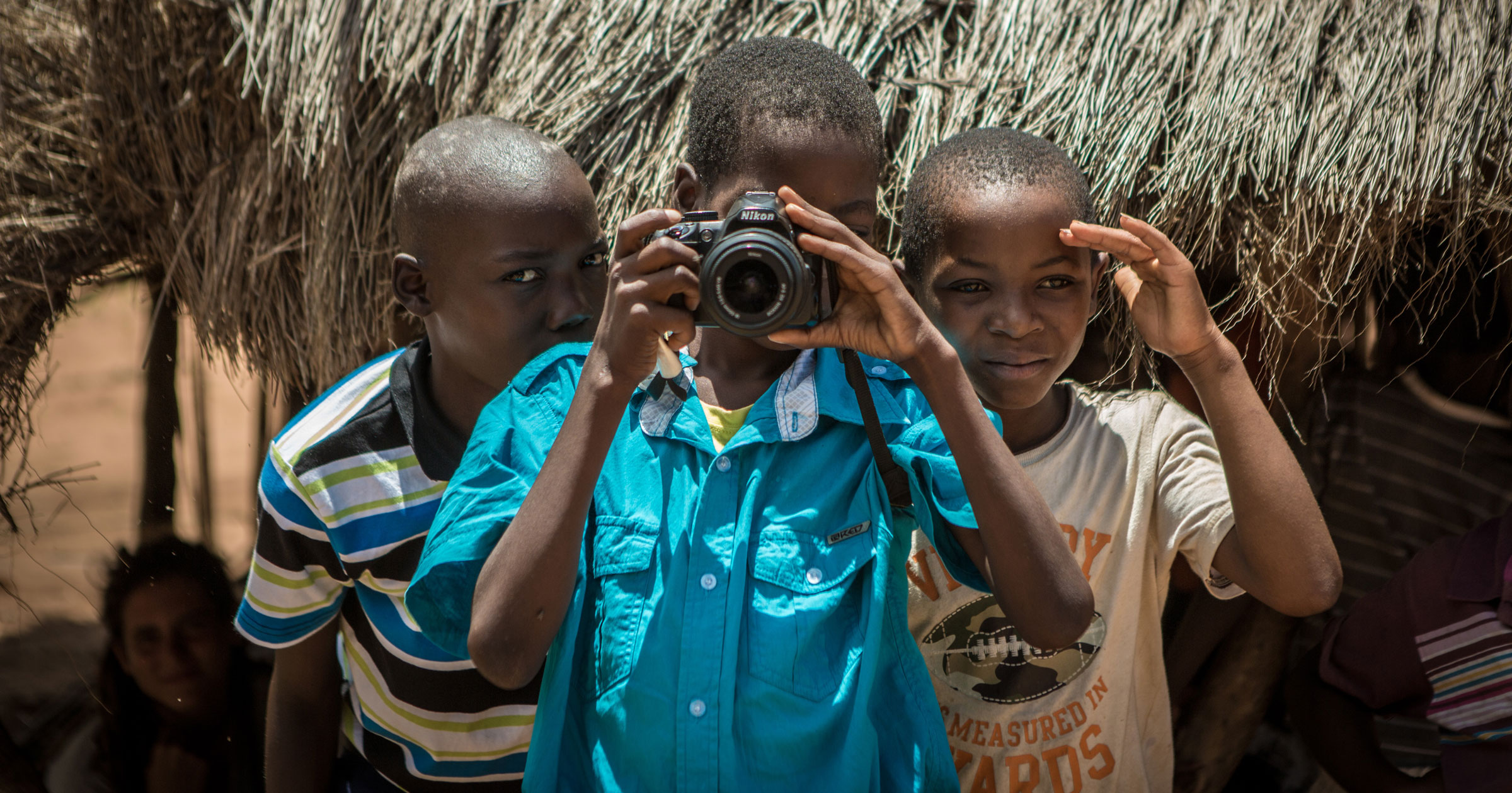 African-Kids-with-camera