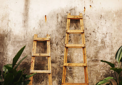Big ladder and small ladder