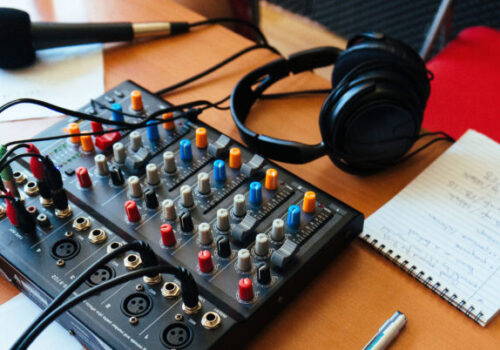 recording-board-100-episodes