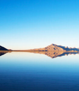 Mountains-and-water-calm