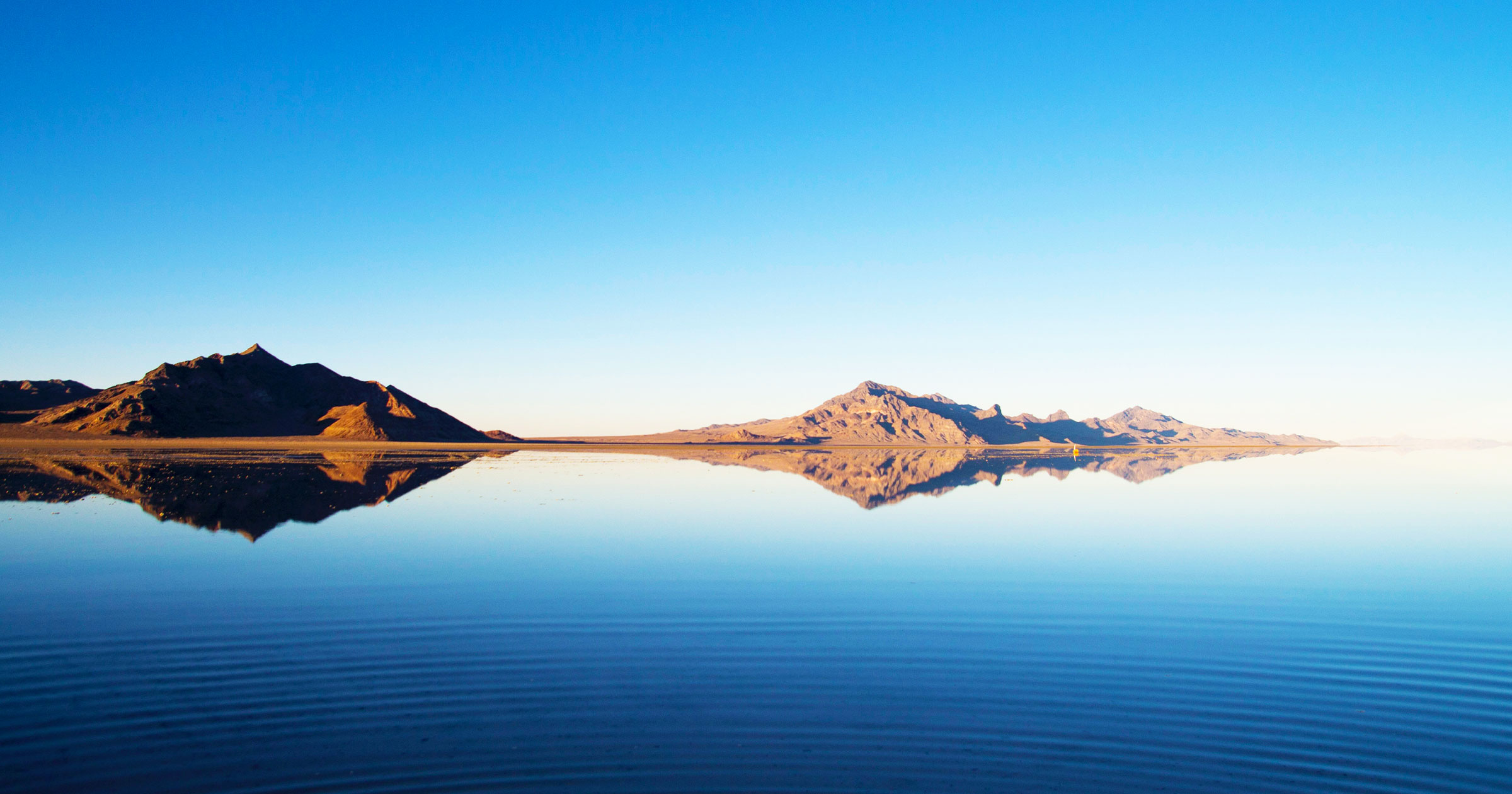 Mountains-and-water-calm